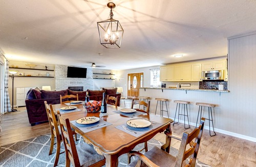 Lakeside House | Lakefront home with water views & direct dunes access