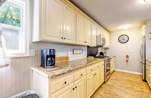 Lakeside House | Lakefront home with water views & direct dunes access
