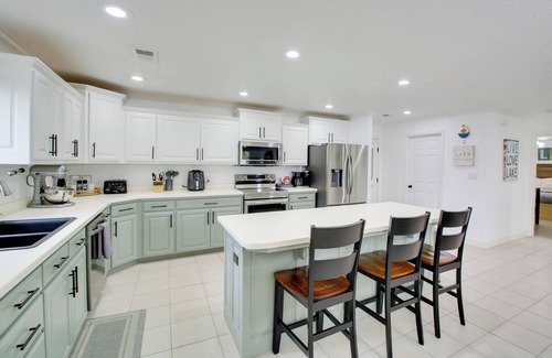 Lake Hamilton Apartment | Lakefront Hot Springs Condo w/Private Boat Slip!