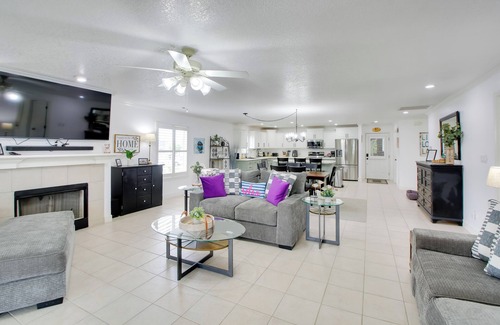 Lake Hamilton Apartment | Lakefront Hot Springs Condo w/Private Boat Slip!