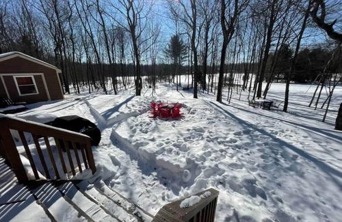 Briar Crest Woods House | Lakefront: Hot Tub, Kayaks, Central AC, Xbox, Home Theater, Games, Beach & Ski