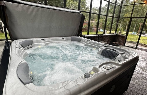East Stroudsburg House | Lakefront house in the Pocono Stroudsburg Bushkill
