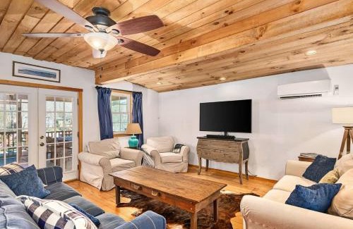 Garner Cove House | Lakefront House In A Quiet Cove - Kayaks Available