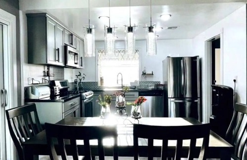 Agoura Hills House | Lakefront house
