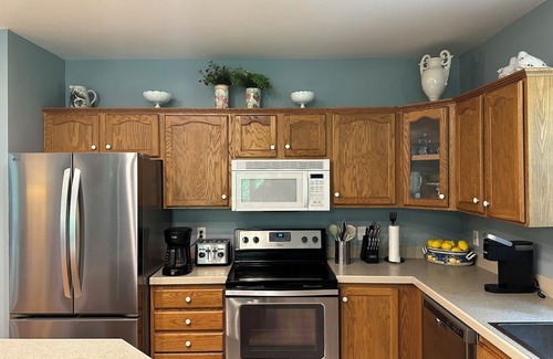 Kabletown House | Lakefront House w/Modern Comforts!