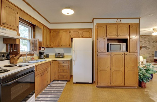 Cross Hill House | Lakefront House w/Boat Ramp, Dock & Sunset Views!