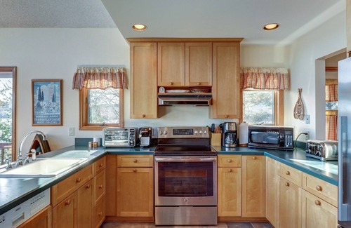 Schroon Lake House | Lakefront house with private dock & beach, rec room, great views