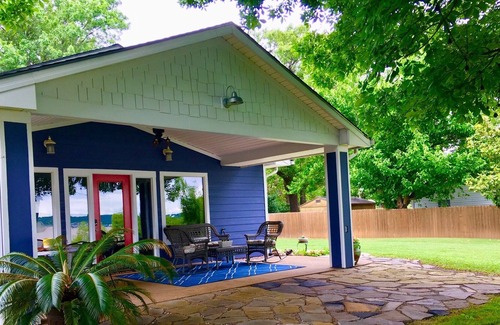 Longtown House | LAKEFRONT JEWEL with Private Dock