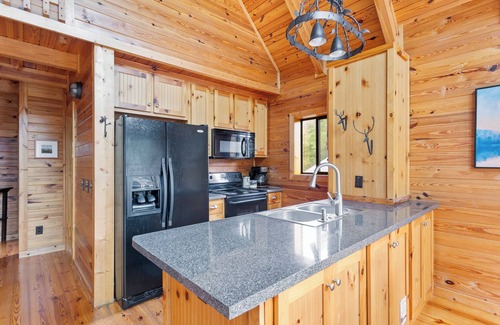 Seneca House | Lakefront Keowee Home w/Dock, 14 Mi to Clemson
