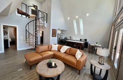 Seneca House | Lakefront Keowee Luxury Cottages 127