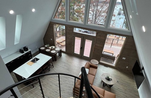 Seneca House | Lakefront Keowee Luxury Cottages 127