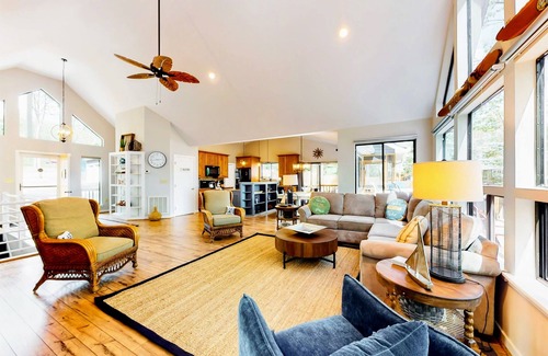 Mineral House | Lakefront Lake Anna - Boat Dock, Views, Games