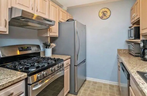 Pocono Lake Ski Chalet | LAKEFRONT - Lake Escape - Arrowhead Lake Community