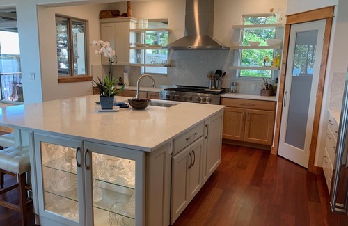 Loveland House | LAKEFRONT: LARGE HOME WITH WONDERFUL LAKE AND MOUNTAIN VIEWS