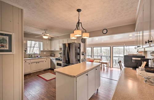 Lavonia Cottage | Lakefront Lavonia Cottage w/2-Story Dock!