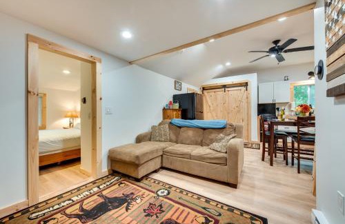 Limerick House | Lakefront Limerick Cottage with Private Beach!