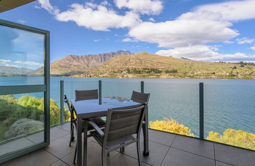 Queenstown Apartment | LAKEFRONT LIVING AT REMARKABLES - EAST