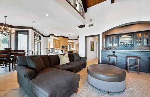 Athens House | Lakefront Lodge | Pool, Theater & Autumn Views