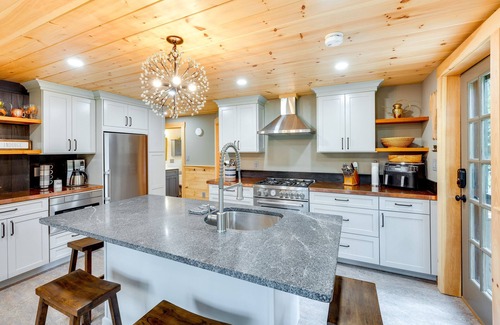 Center Lovell House | Lakefront Lovell Home w/Dock: Walk to Town Beach!