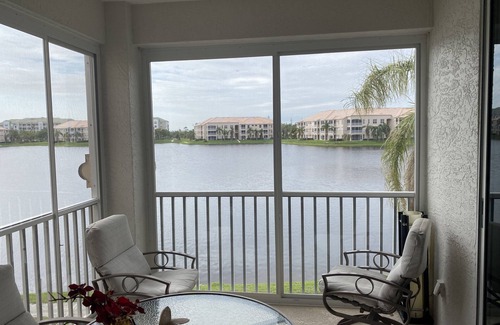 Tropical Cove Condo | Lakefront Luxury