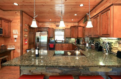Robbinsville House | Lakefront-magnificent views, cozy, spacious, w year-round amenities-all agesnnn