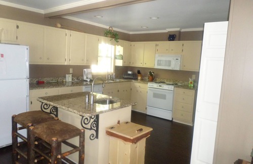 Cedar Cliff House | Lakefront-Main Waterway Beautiful water views from all rooms! Held over rates!