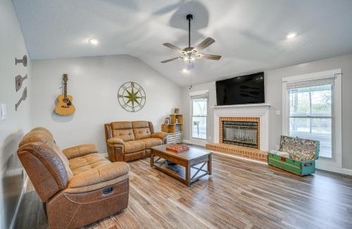 Milledgeville House | Lakefront Milledgeville Home with Private Dock!