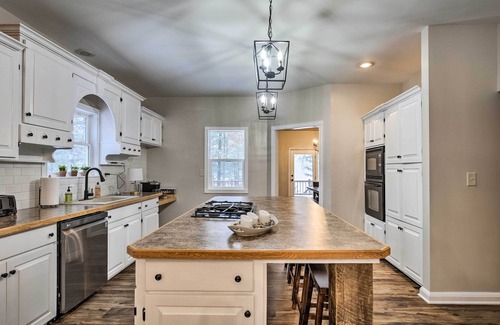 Minocqua House | Lakefront Minocqua Getaway: Dock, Game Room!
