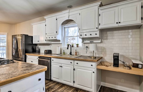 Minocqua House | Lakefront Minocqua Getaway: Dock, Game Room!