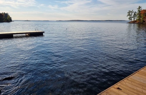Bracebridge Cottage | Lakefront Modern Log Cottage on Lake Muskoka