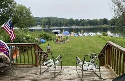 Wautoma House | Lakefront, Mt Morris, Wi 3 bed 1.5 ba home with great sand beach on 5 lake chain