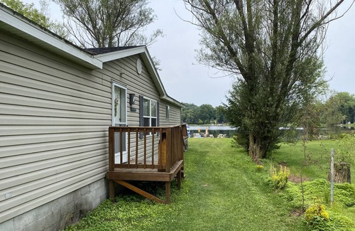 Wautoma House | Lakefront, Mt Morris, Wi 3 bed 1.5 ba home with great sand beach on 5 lake chain