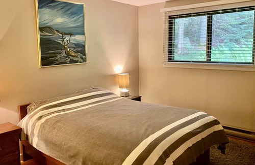 Bracebridge Cottage | Lakefront Muskoka Cottage on beautiful Clear Lake
