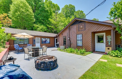 Topton House | Lakefront North Carolina Abode with Grill and Fire Pit