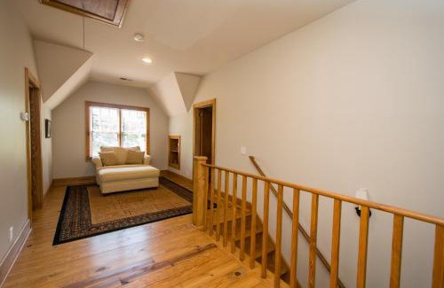 Mill Spring House | Lakefront Oasis