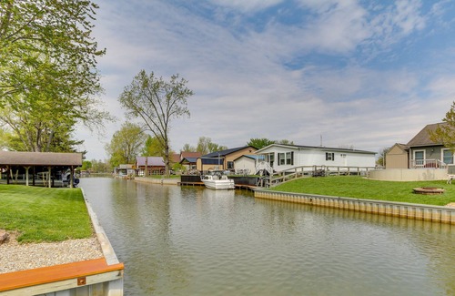 Nashport House | Lakefront Ohio Home - Dock Space, Fire Pit & Grill