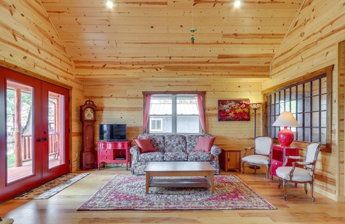Nashport House | Lakefront Ohio Home - Dock Space, Fire Pit & Grill