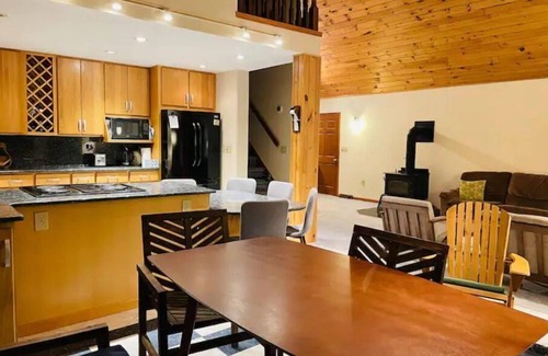 Clarksville House | Lakefront on 150 acres, 6BR, fireplace, fire pit, WiFi, Pets welcome!
