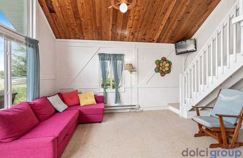 Bradley House | Lakefront on All Sports Green Lake. Sleeps 7! 20 Minutes to Grand Rapids