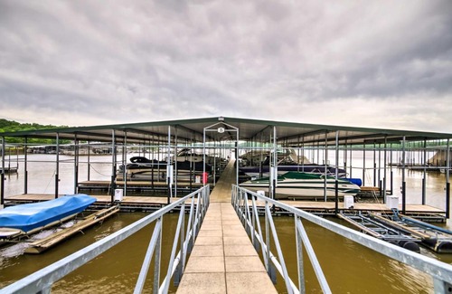 Osage Beach Apartment | Lakefront Osage Beach Condo Dock Your Boat Here!