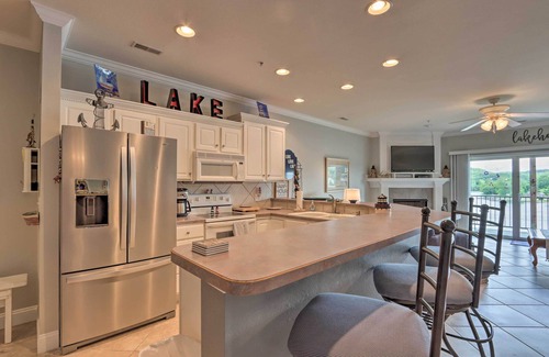 Camdenton Condo | Lakefront Ozark Condo w/Balcony & Seasonal Pool!