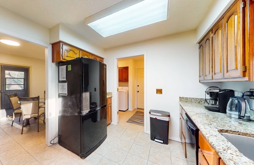 Bella Vista House | Lakefront paradise with amazing views, private dock, washer/dryer, & central AC