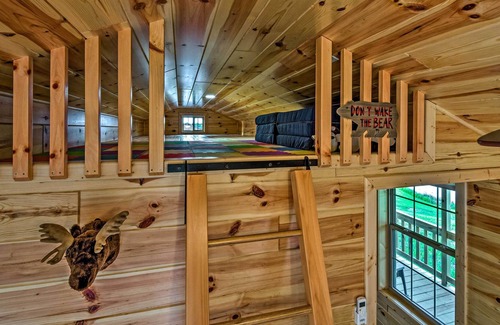 Mammoth Cave Cabin | Lakefront Paradise: On-Site Hiking & Waterfall!