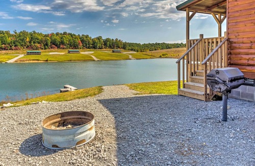 Mammoth Cave Cabin | Lakefront Paradise: On-Site Hiking & Waterfall!