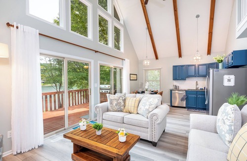 Mayhew House | Lakefront Paradise: Custom Dock, Kayaks, Stand Up Paddle Boards + Firepit.