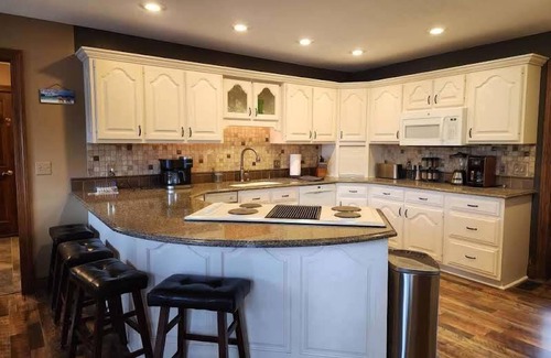 Pimento House | Lakefront Paradise *Indoor Pool* *Arcade*