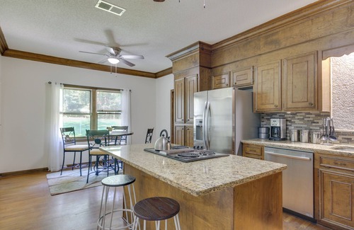 Leesville House | Lakefront Paradise with Private Deck & Kayaks!