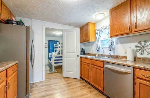Decatur House | Lakefront-Private Boat Ramp-2 Docks-Cast Away Cove