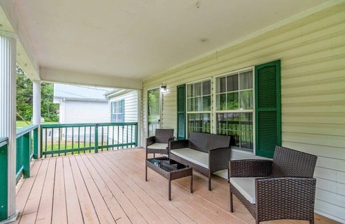 Decatur House | Lakefront-Private Boat Ramp-2 Docks-Cast Away Cove
