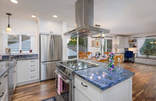 Florence House | Lakefront remodeled home, Amazing Views of Mercer Lake, Dock, Kayaks